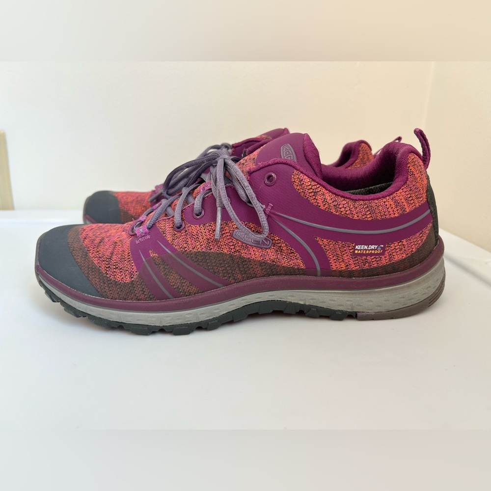 Merrell Women's Pink Athletic Shoes